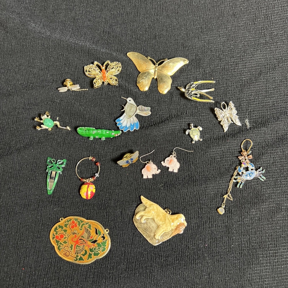 Mixed Jewelry Lot Insects Animals Butterfly Elephant Crab Dog Birds Frog